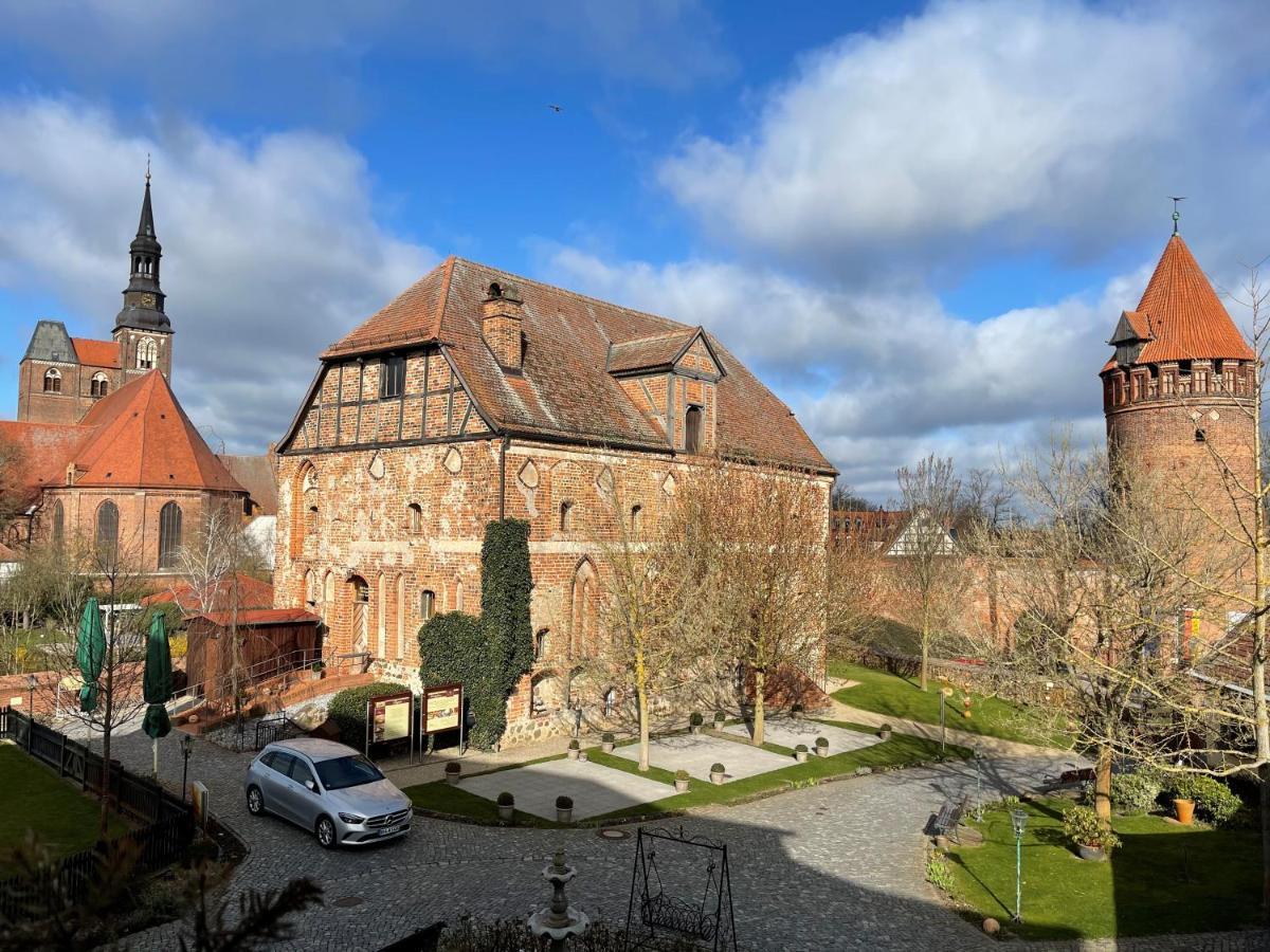 Ringhotel Schloss Tangermunde Exterior photo